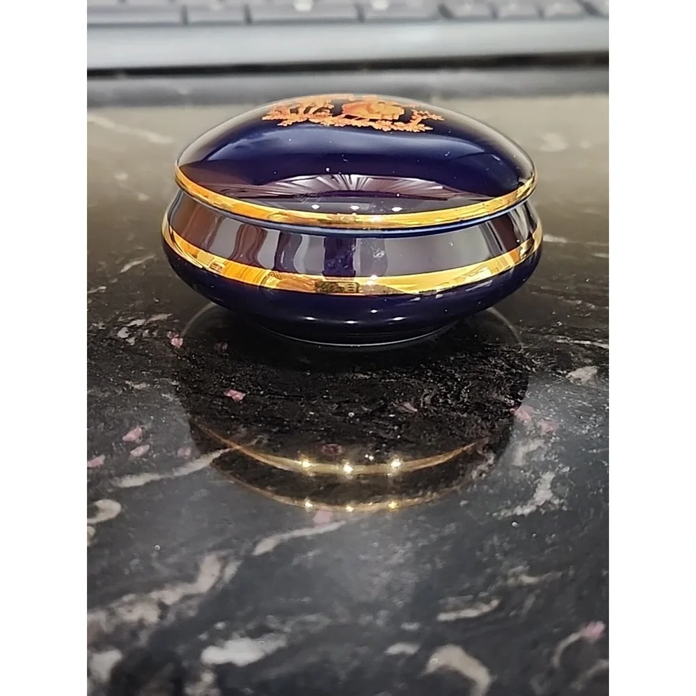 LIMOGES TRINKET BOX COBALT BLUE AND GOLD ANTIQUE LA REINE PORCELAIN Jewelry Box